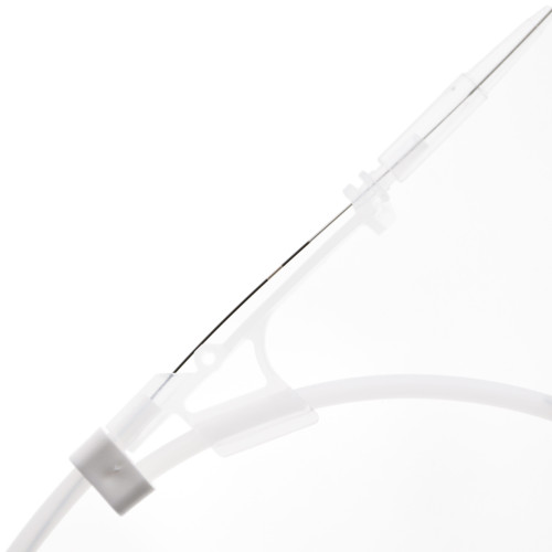 1296.xxx_Lifecath_Midline_PUR_zoom_guidewire.jpg